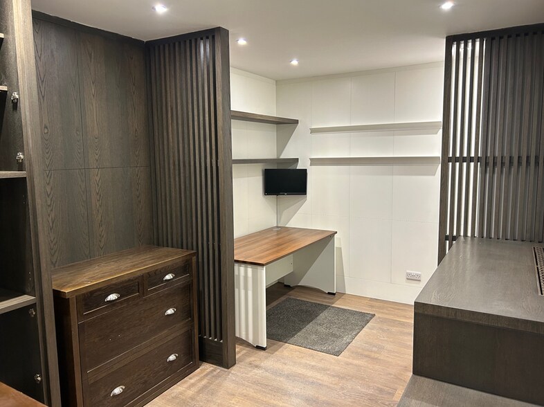 London Road, Flimwell for lease - Interior Photo - Image 3 of 12