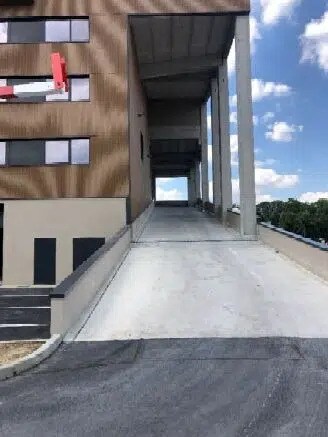 Industrial in Colombes for lease - Building Photo - Image 3 of 18