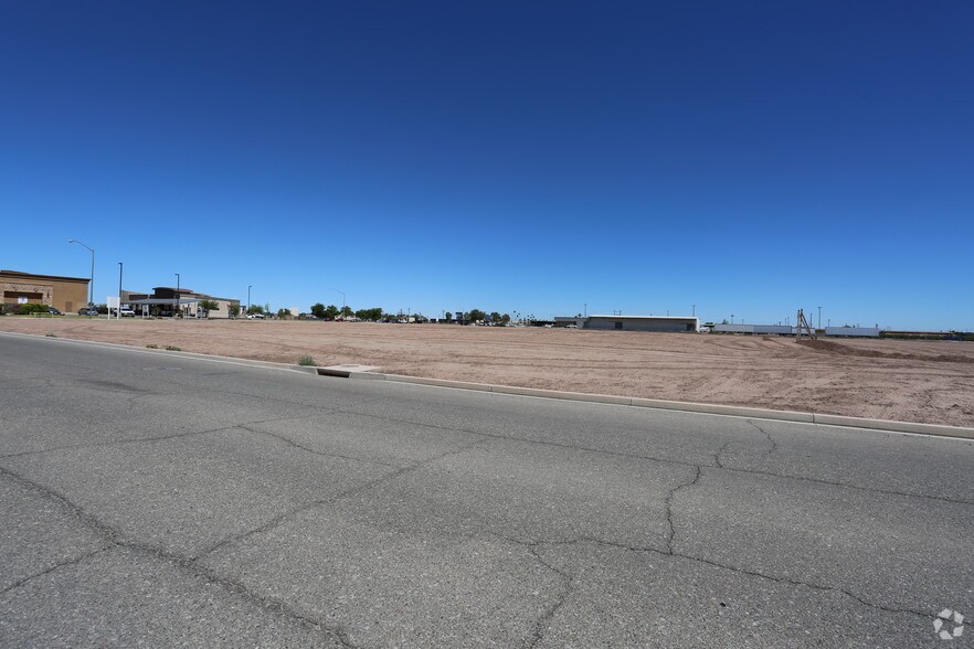 2433-2435 Marshall Ave, Imperial, CA for sale - Building Photo - Image 2 of 2