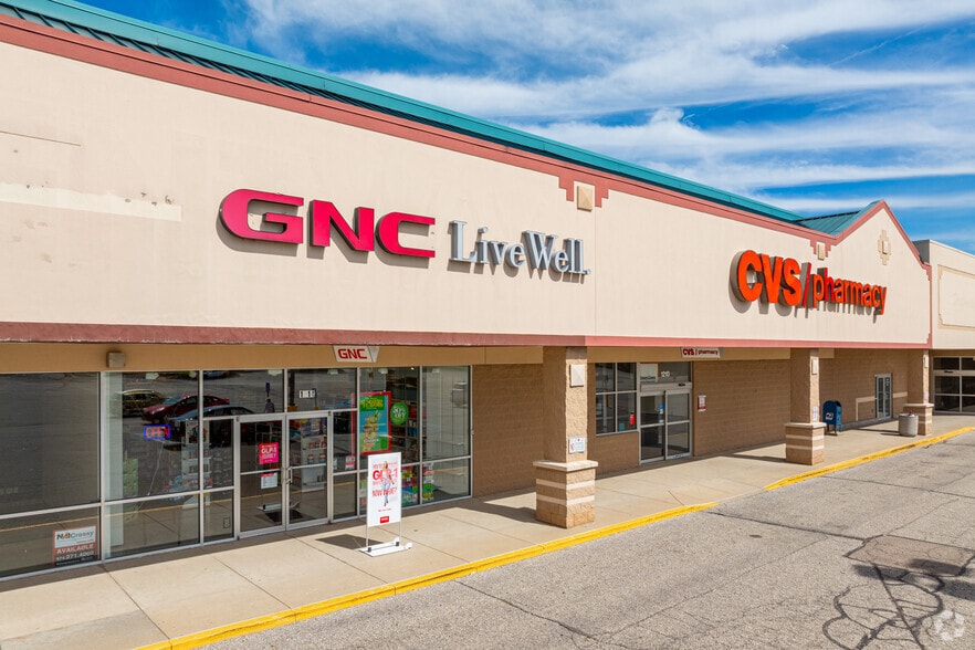 1200-1252 N Nappanee St, Elkhart, IN for lease - Building Photo - Image 2 of 19