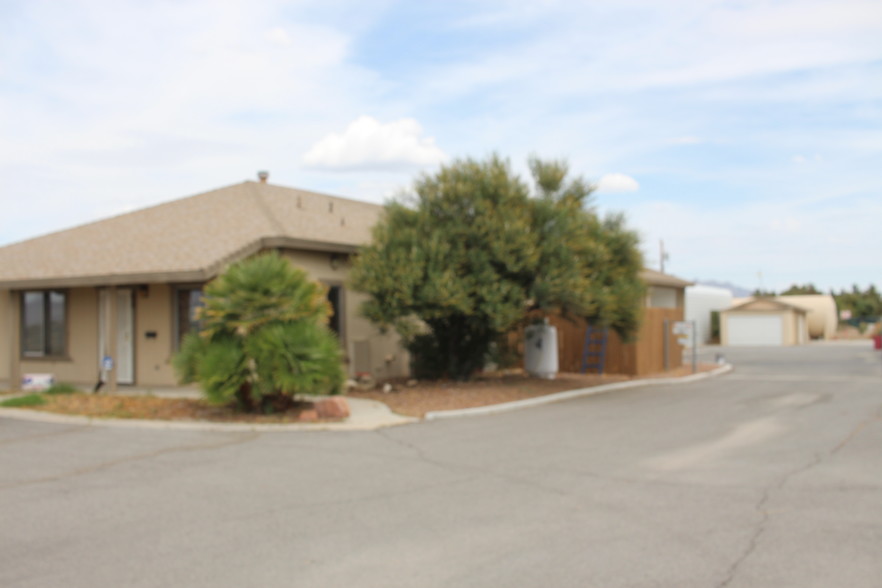 1270 Charleston Park Ave, Pahrump, NV for sale - Primary Photo - Image 1 of 1