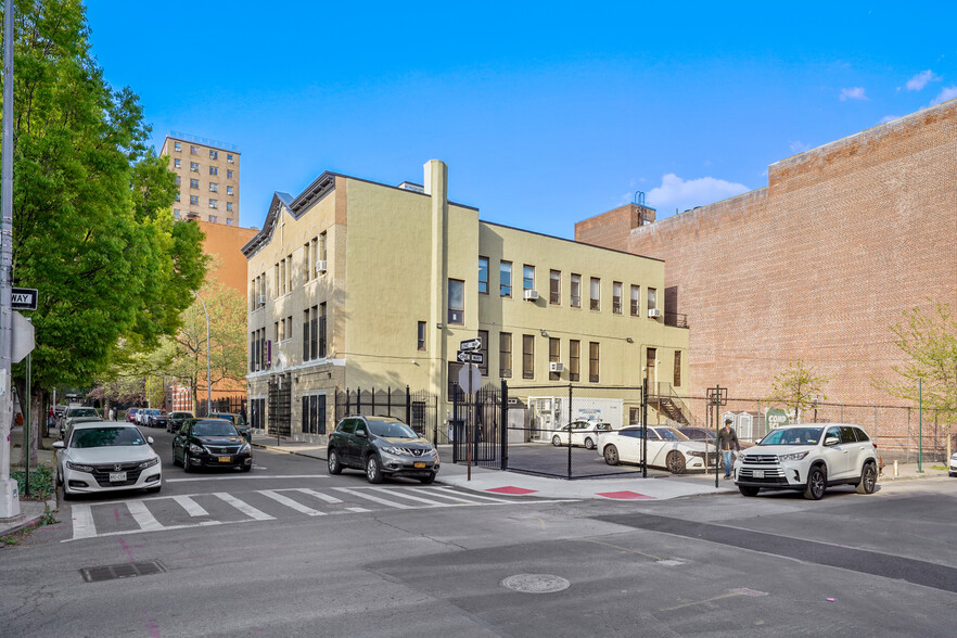 860 FOREST Ave, Bronx, NY for lease - Building Photo - Image 3 of 5