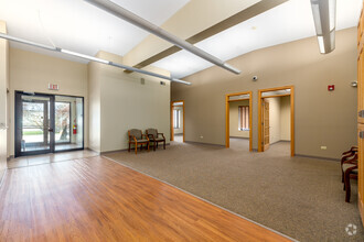 16720 New Lenox Rd, Joliet, IL for lease Lobby- Image 2 of 12