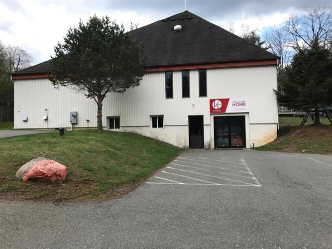 183 Sullivan Trl, Pocono Summit, PA for sale - Primary Photo - Image 1 of 1