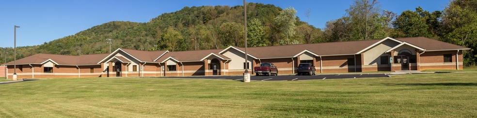 800 S Mohawk Dr, Erwin, TN for lease - Primary Photo - Image 1 of 4