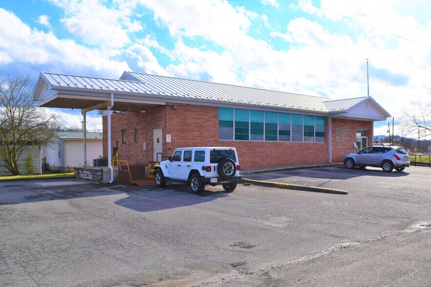 1427 Ramsey Mountain Rd, Max Meadows, VA for sale - Primary Photo - Image 1 of 1