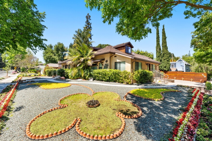 251 Middlefield Rd, Palo Alto, CA for sale - Building Photo - Image 2 of 127