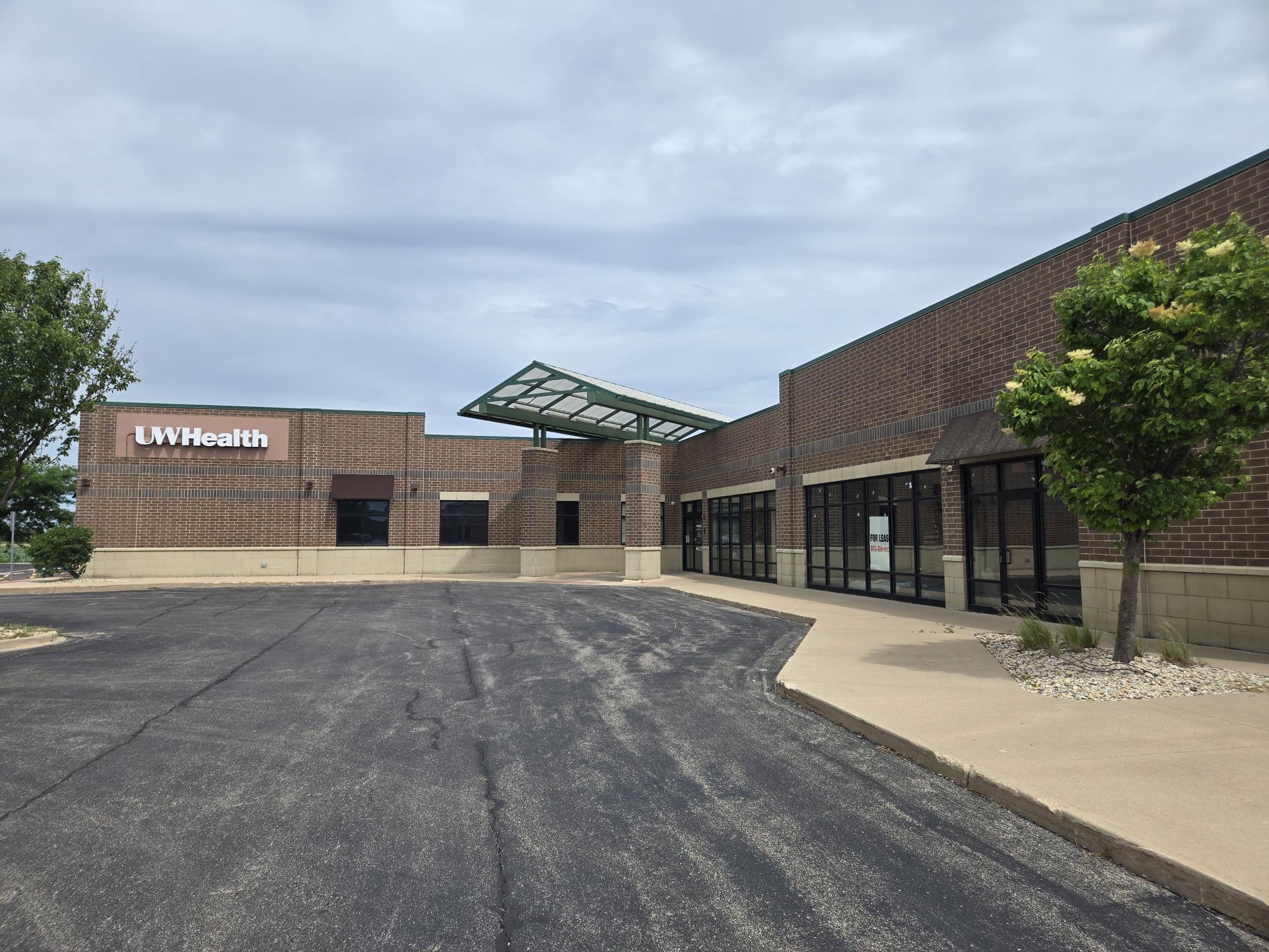 380 Eagle Dr, Rochelle, IL for lease Building Photo- Image 1 of 4