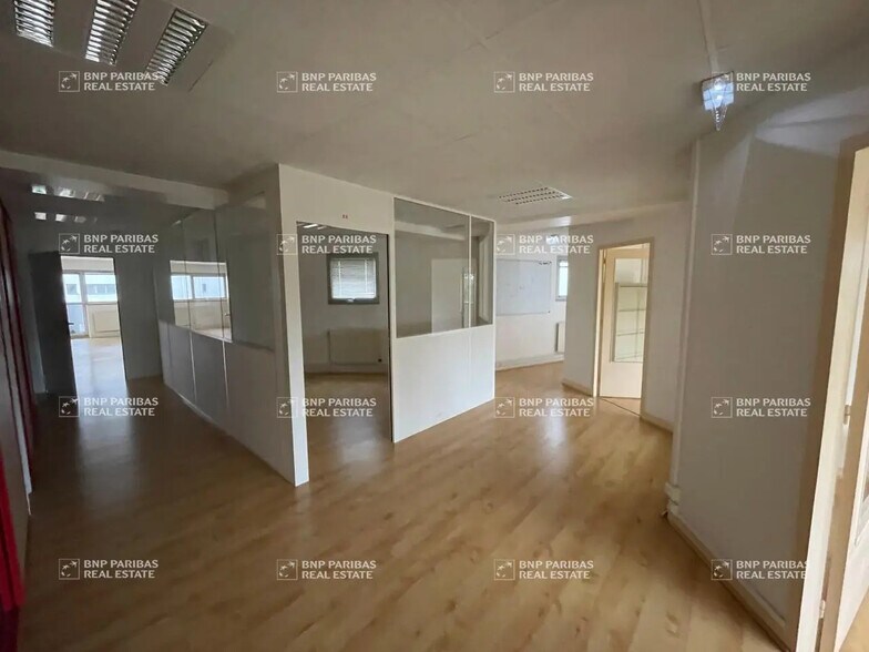 Office in Nantes for sale - Building Photo - Image 2 of 12