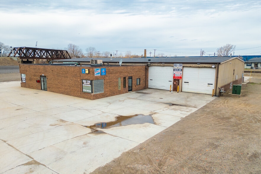 3969 Wyoming St, Dearborn, MI for lease - Building Photo - Image 2 of 8