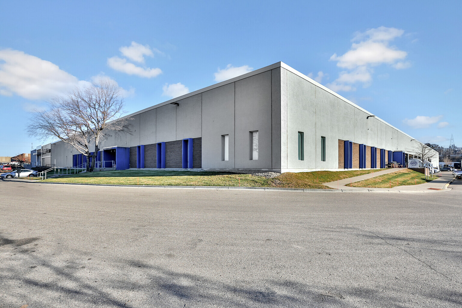 345 Industrial Blvd NE, Minneapolis, MN for lease Building Photo- Image 1 of 31