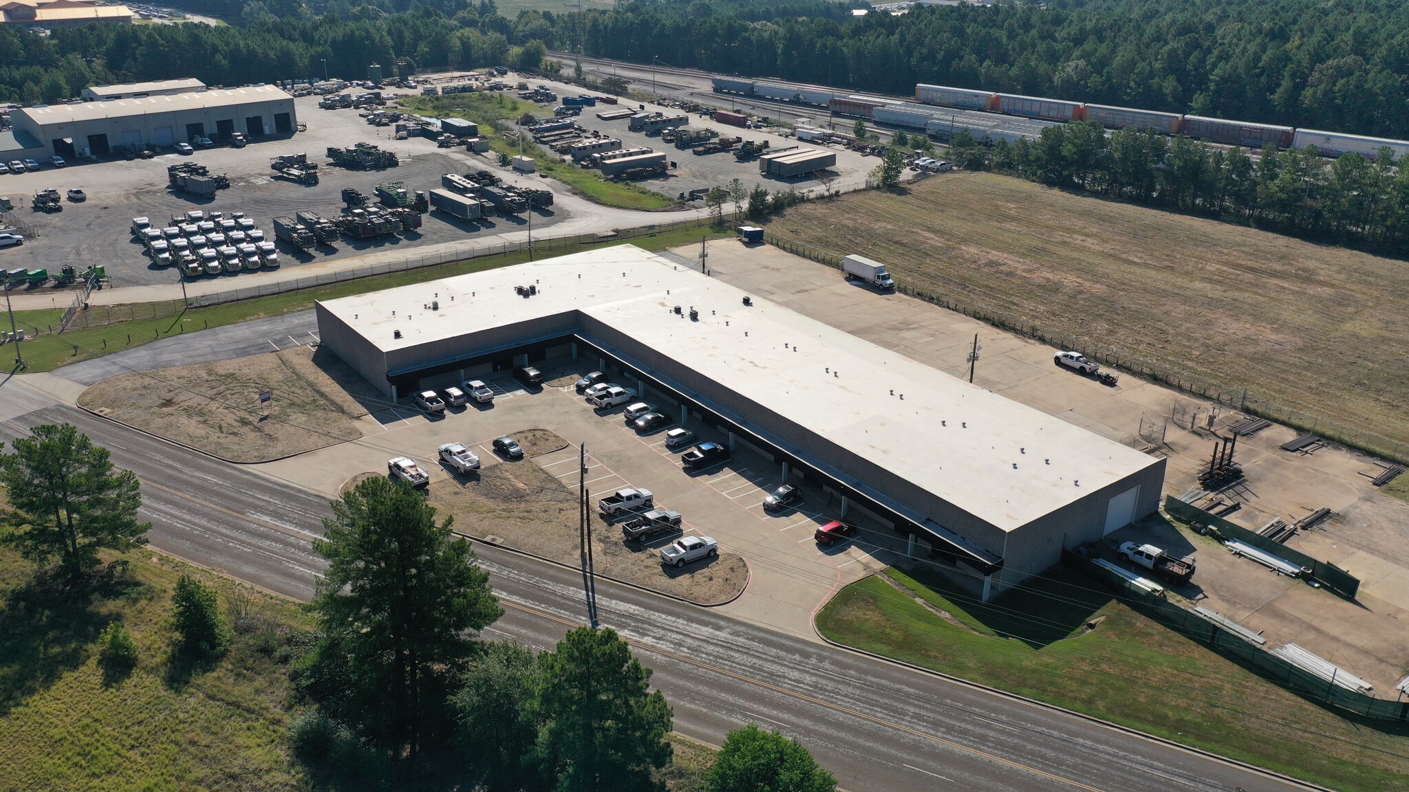 1612-1630 E Whaley St, Longview, TX for lease Building Photo- Image 1 of 8