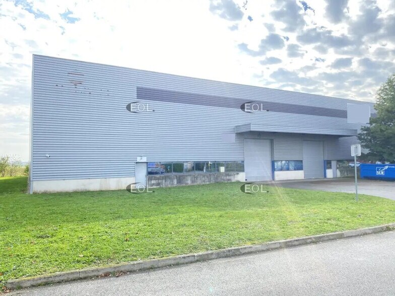Industrial in Genas for lease - Building Photo - Image 2 of 8