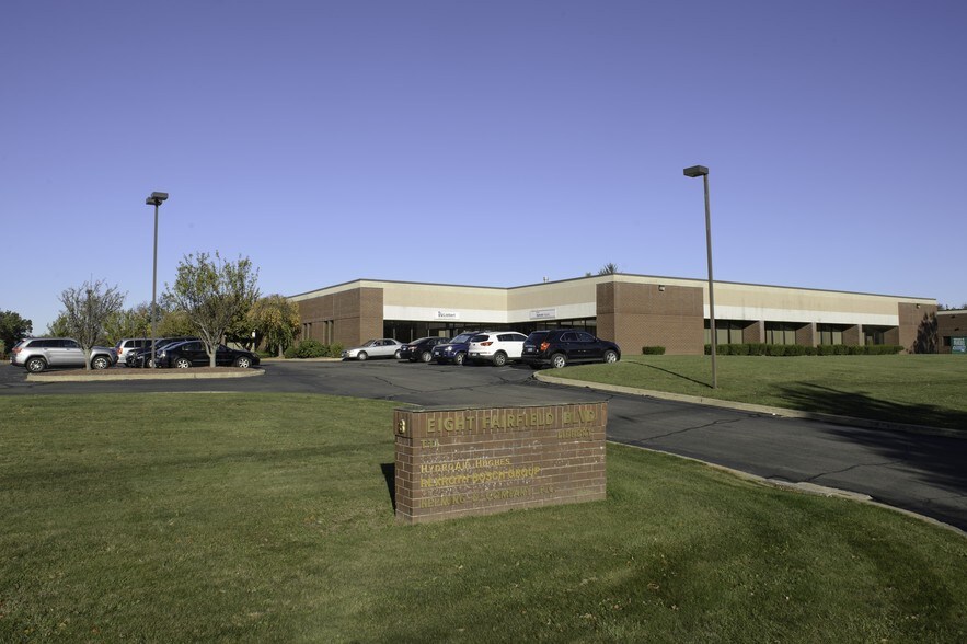 8 Fairfield Blvd, Wallingford, CT for sale - Primary Photo - Image 1 of 1