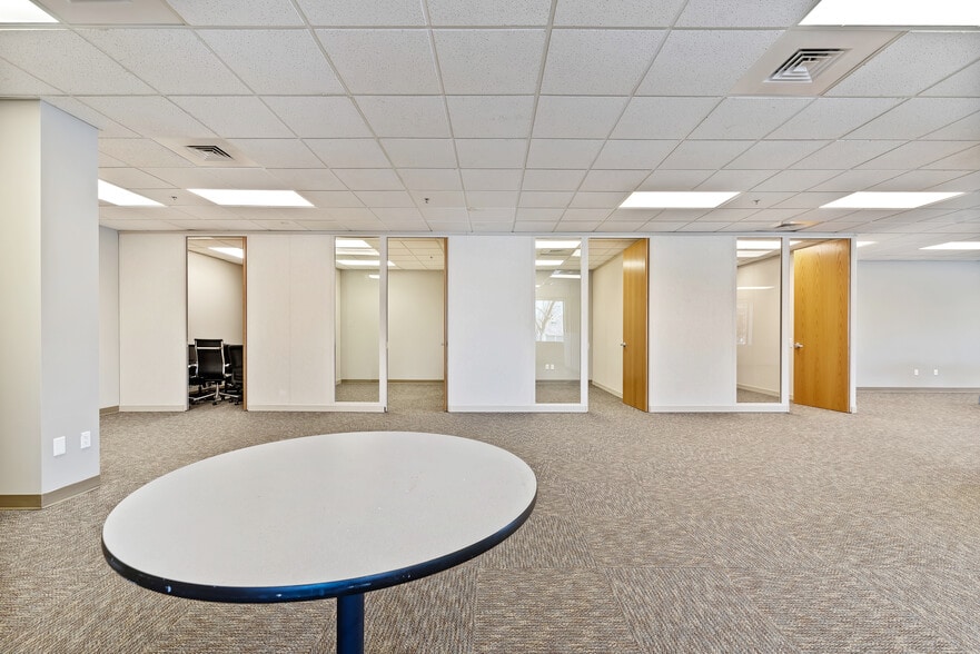 2323 S Vista Ave, Boise, ID for lease - Interior Photo - Image 3 of 14