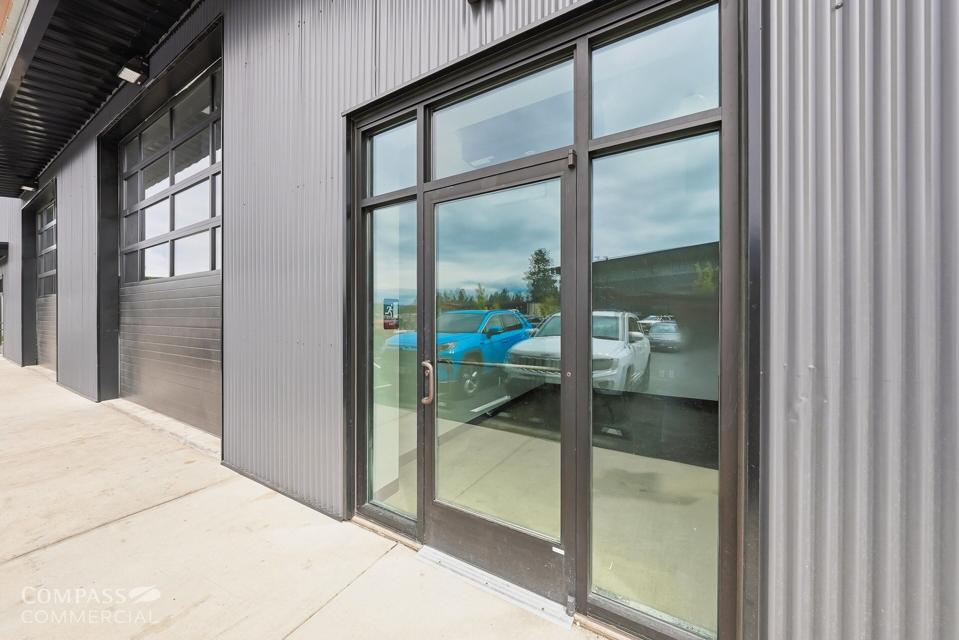 575 SE 9th St, Bend, OR for lease Interior Photo- Image 1 of 7