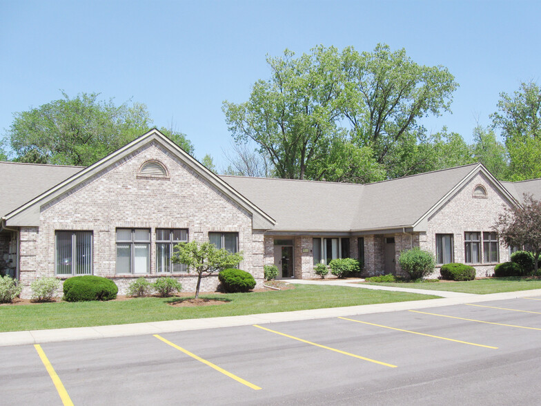 2390 Woodlake Dr, Okemos, MI for lease - Building Photo - Image 1 of 1