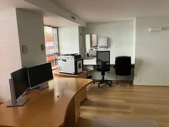 Retail in Lyon for lease - Interior Photo - Image 3 of 30