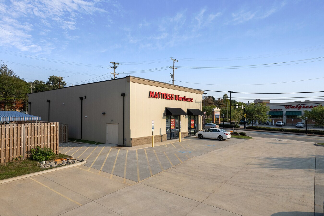 325 Hulton Rd, Oakmont, PA 15139