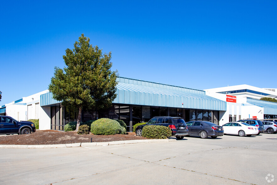 389 Oyster Point Blvd, South San Francisco, CA for lease - Building Photo - Image 1 of 12