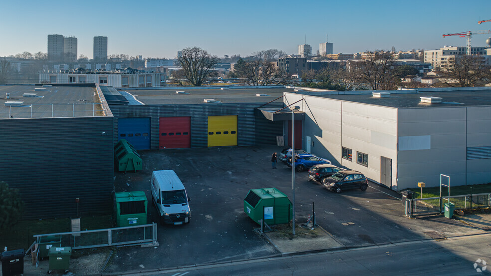 Flex in Lormont for lease - Aerial - Image 1 of 1