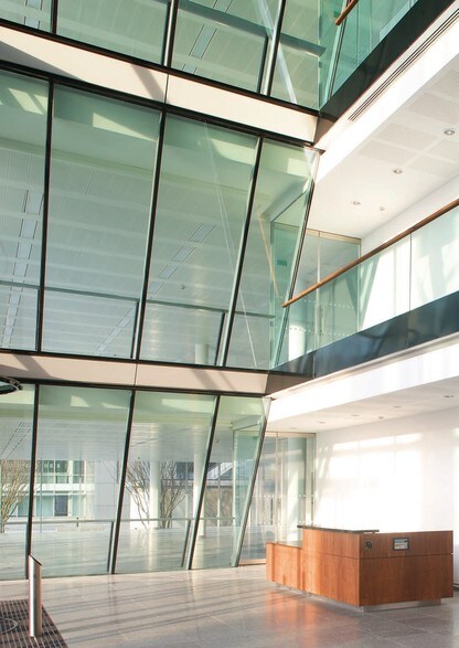 3 Beehive Ring Rd, Gatwick for lease - Interior Photo - Image 3 of 7