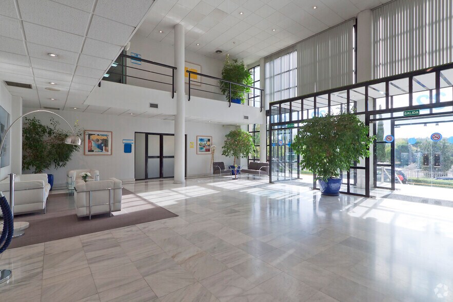 Avenida de la Industria, 32, Alcobendas, Madrid for lease - Building Photo - Image 3 of 13