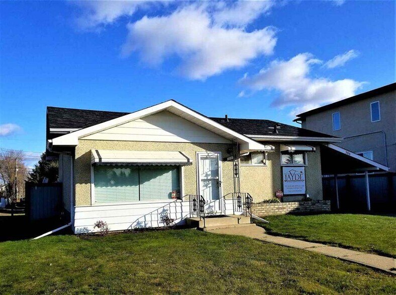 306 Calahoo Rd, Spruce Grove, AB T7X 2H6