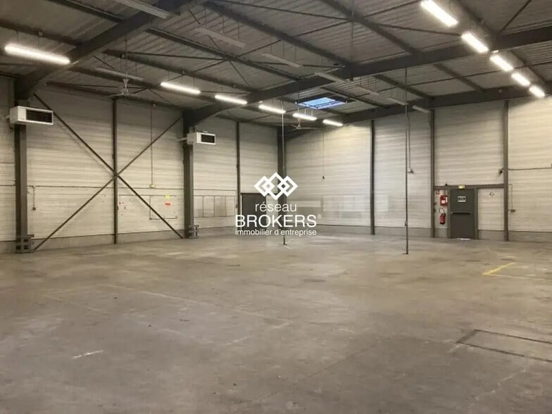 Industrial in Mitry-Mory for lease - Building Photo - Image 3 of 14