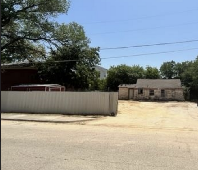 2100 S 12th Street, Waco, TX for sale - Primary Photo - Image 1 of 1