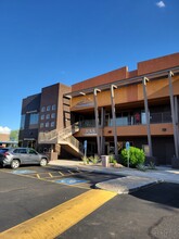 2060 W Whispering Wind Dr, Phoenix, AZ for lease Building Photo- Image 1 of 18