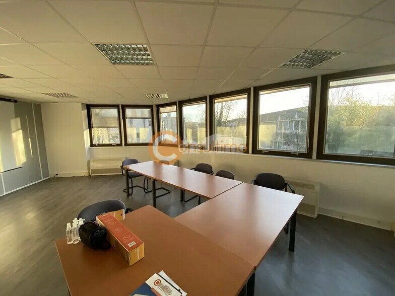 Office in Bruges for lease - Interior Photo - Image 2 of 12