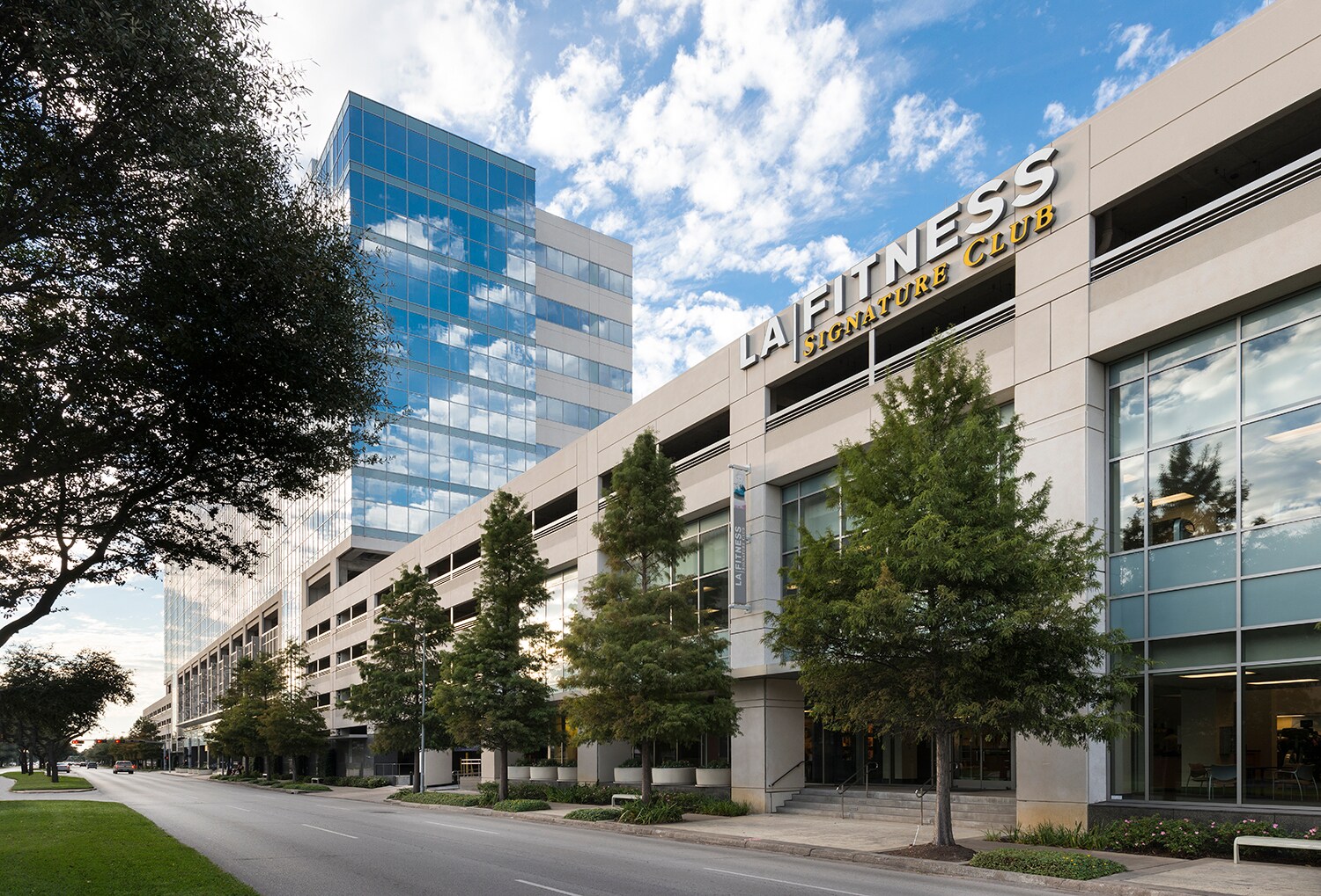 2130 W Blvd, Houston, TX 77030 Life Science Plaza