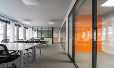 7 Rue De Bucarest, Paris for lease Interior Photo- Image 2 of 10