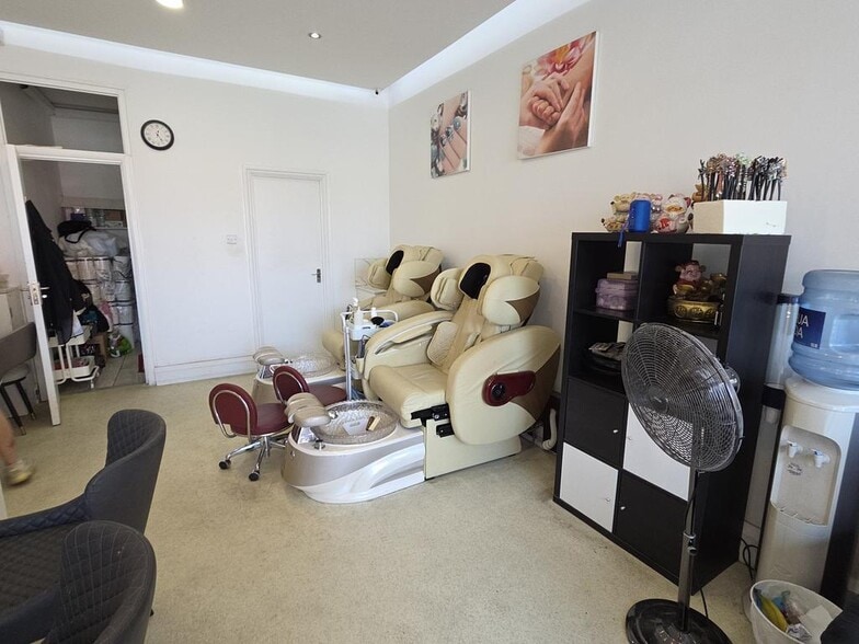 75 High Rd, London for sale - Building Photo - Image 3 of 29