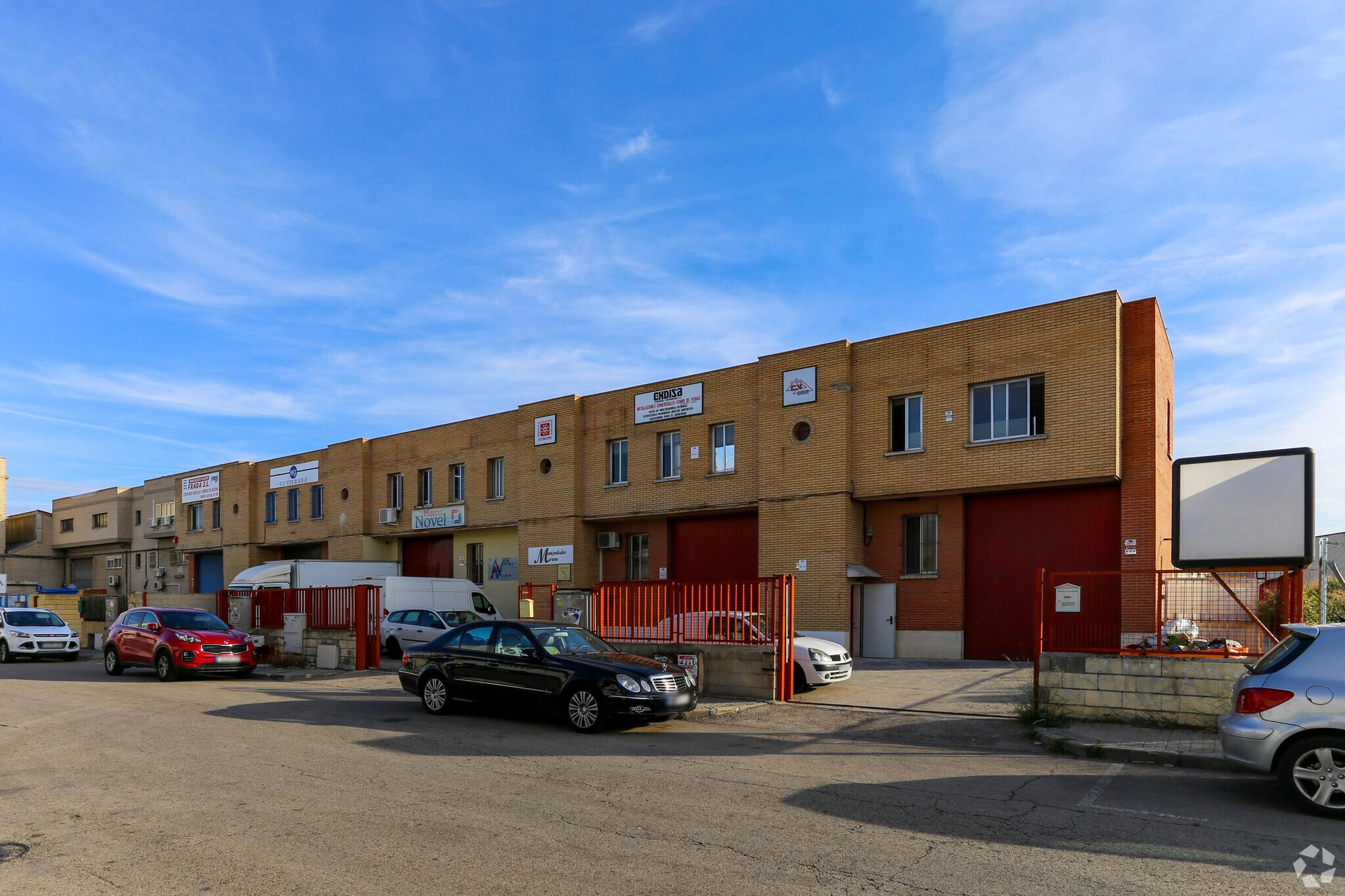 Industrial in Getafe, MAD for lease Primary Photo- Image 1 of 3