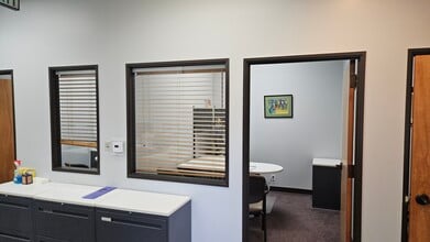 123 N Lake Ave, Pasadena, CA for lease Interior Photo- Image 2 of 4