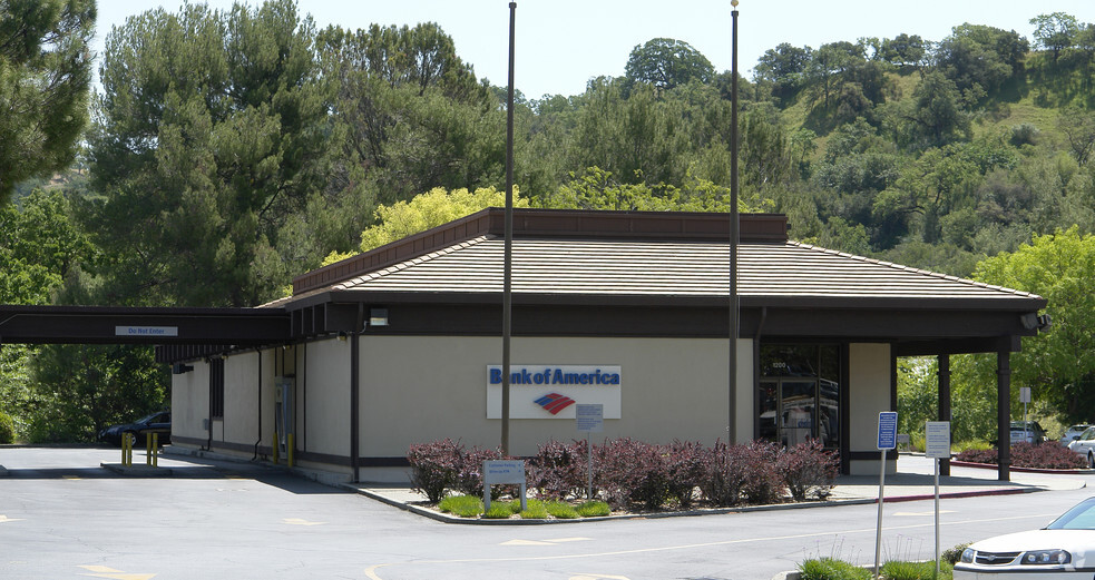 1200 Rossmoor Pky, Walnut Creek, CA for lease - Building Photo - Image 1 of 3