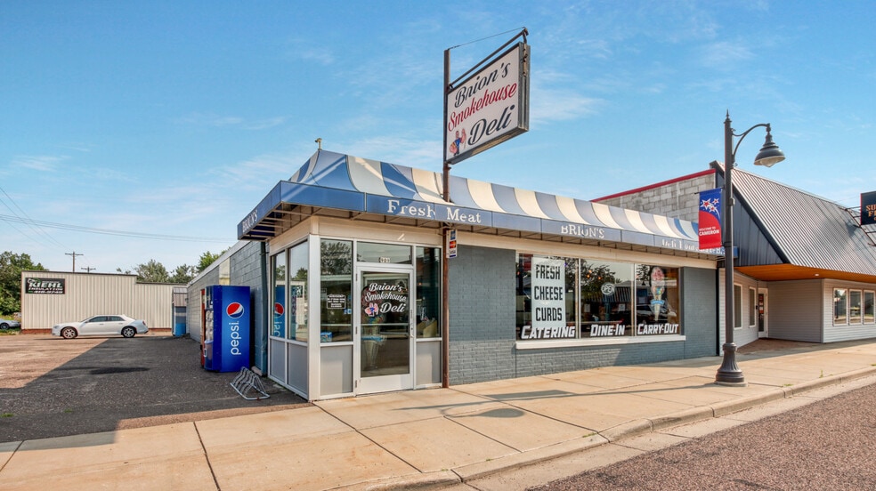 909 W Main St, Cameron, WI for sale - Building Photo - Image 3 of 35