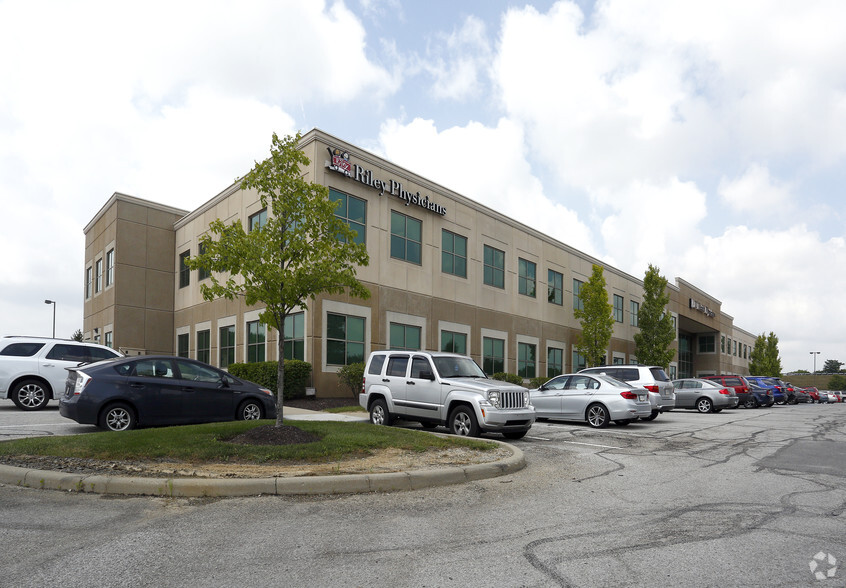 4880 Century Plaza Rd, Indianapolis, IN for lease - Primary Photo - Image 1 of 5