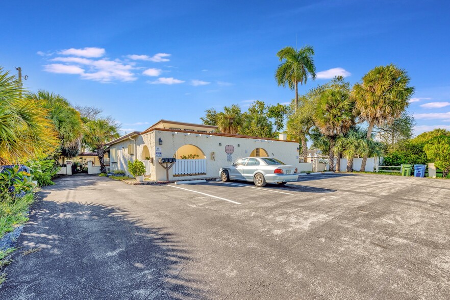 2731 NE 1st Ter, Wilton Manors, FL for sale - Building Photo - Image 3 of 8