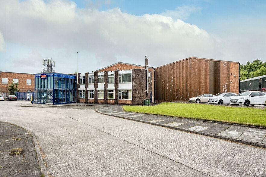 Stockport Rd E, Stockport for lease - Building Photo - Image 2 of 3