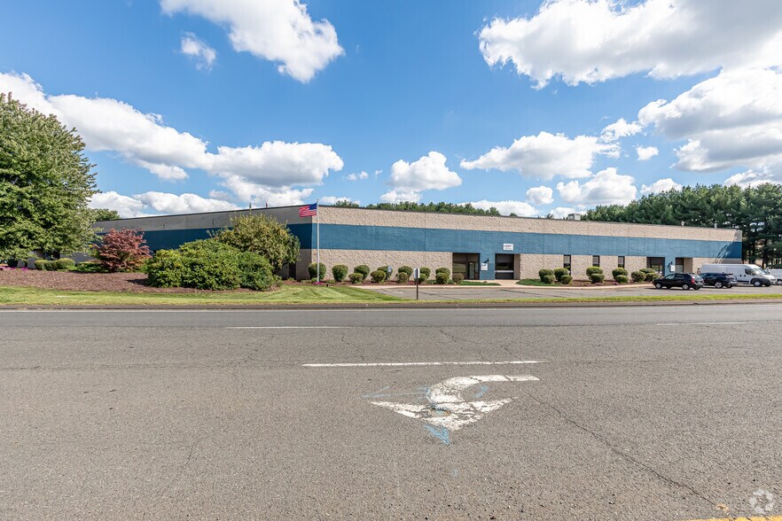 15 International Dr, East Granby, CT 06026 Industrial for Lease