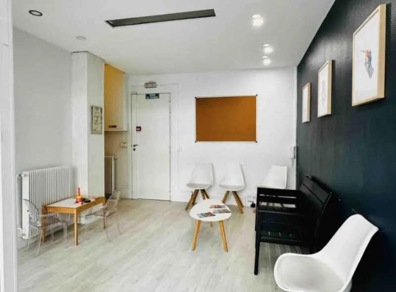 Office in Paris for sale Interior Photo- Image 1 of 11