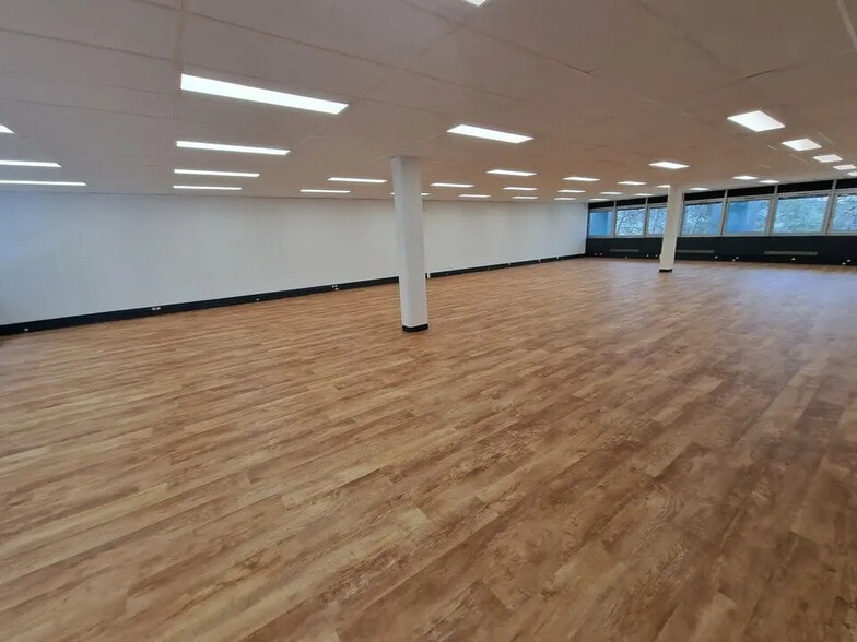 Office in Valbonne for lease - Interior Photo - Image 2 of 5