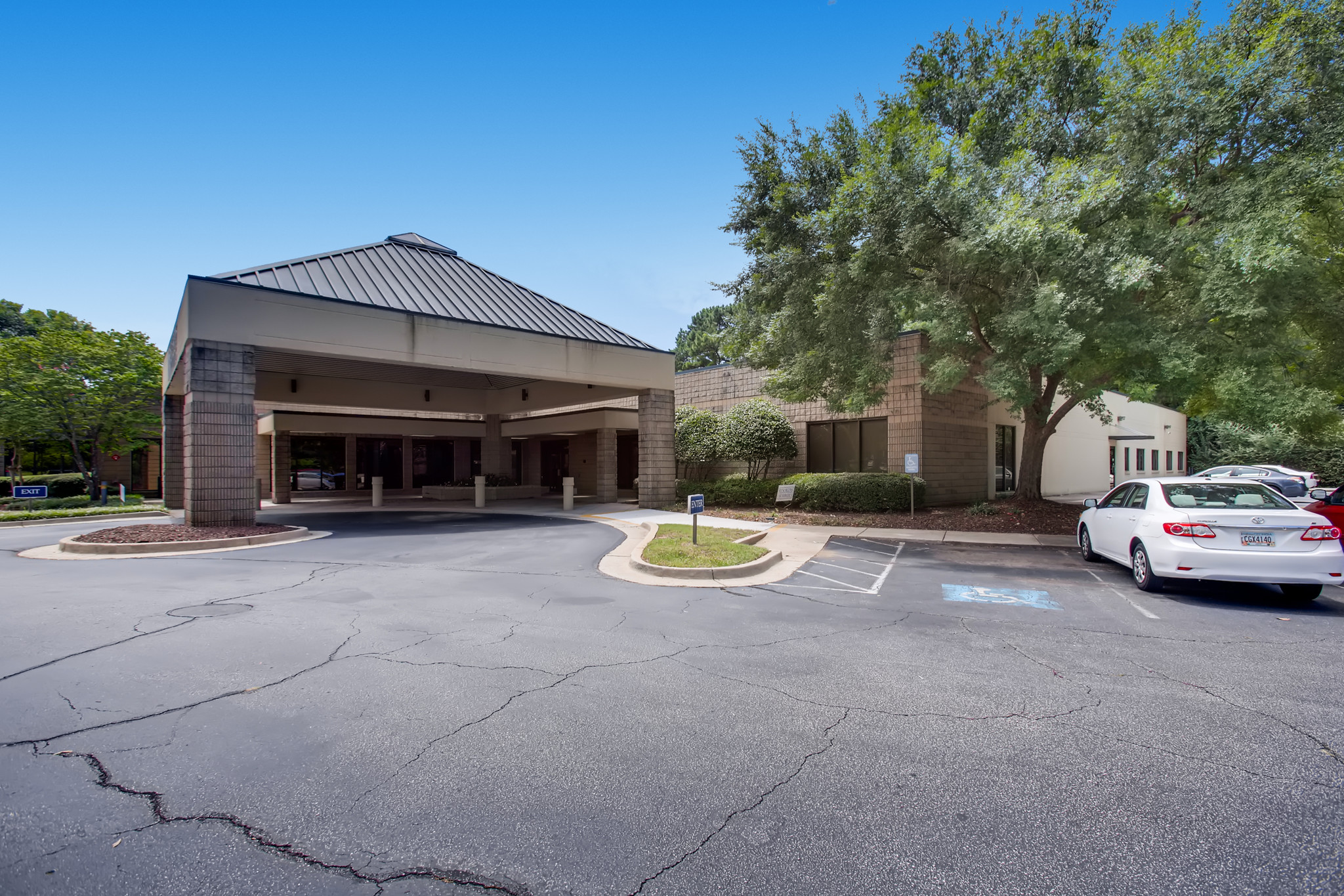 6635 Lake Dr, Morrow, GA 30260 - Southlake Medical Plaza | LoopNet 