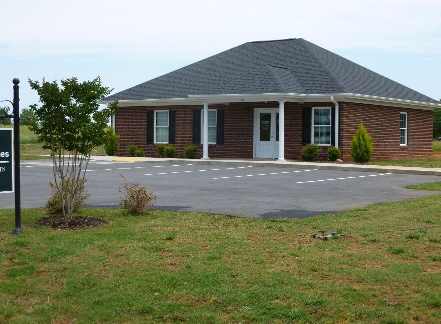 120 Scenic Rd, Anderson, SC for sale Primary Photo- Image 1 of 1