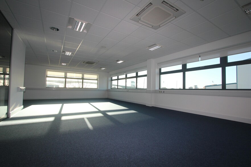 Hazel Rd, Southampton for lease - Building Photo - Image 3 of 7