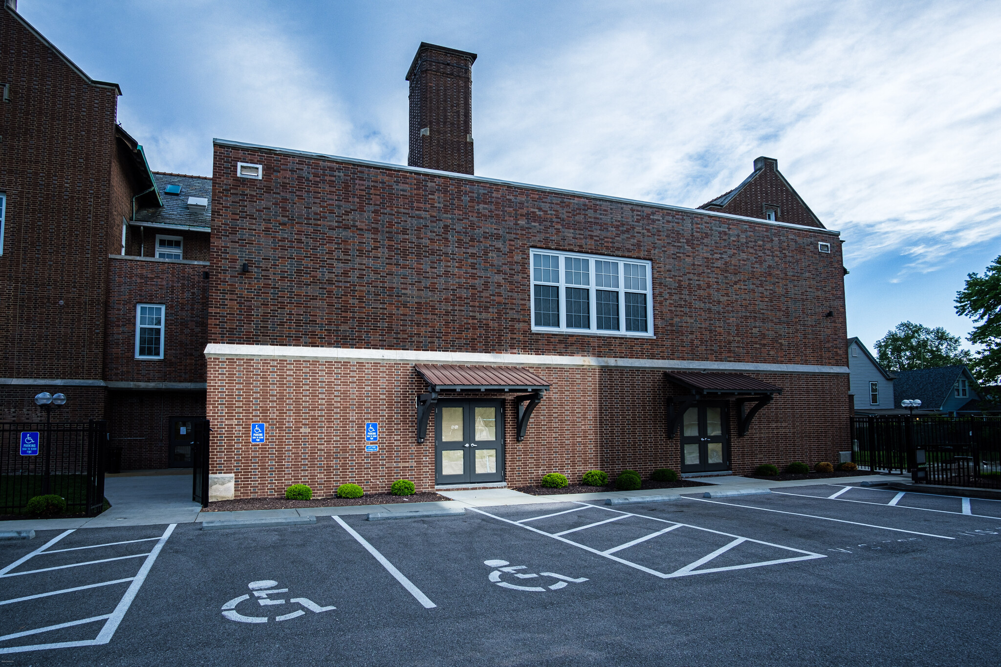 7135 Canterbury Ave, Saint Louis, MO for lease Building Photo- Image 1 of 12