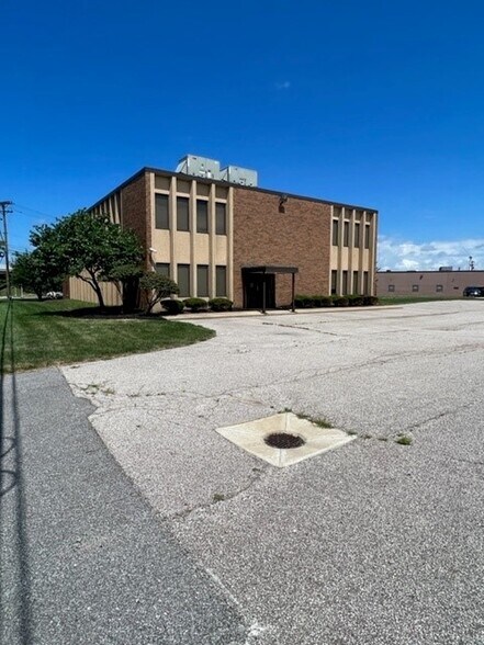 26000 Lakeland Blvd, Euclid, OH for sale - Building Photo - Image 1 of 1